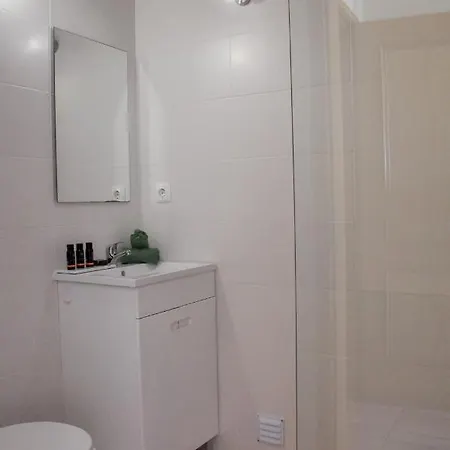 2bdr Townhouse Duplex With Pool By Lovelystay *