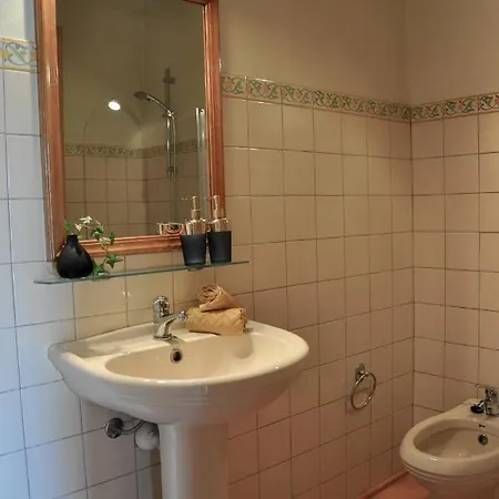 2bdr Townhouse Duplex With Pool By Lovelystay